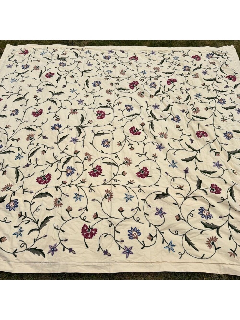 Linen Source Sloane Garden Crewel Embroidered Duvet & 2 Pillow Shams Set Cottage